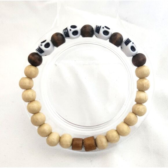Skull & Wood Bead Bracelet – Handmade Size 6.5inches - Picture 1 of 1